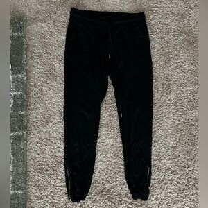 BRAND NEW- Zyia Black Peak zipper jogger, size: small